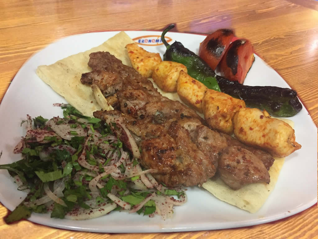 Nevşehir Ekonomik Balık &amp; Pişirme Evi » Tavuk Şiş Adana Kebab